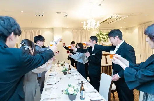 少人数婚とは？家族婚との違い・10〜30名の費用相場と、満足度が上がる会場の選び方