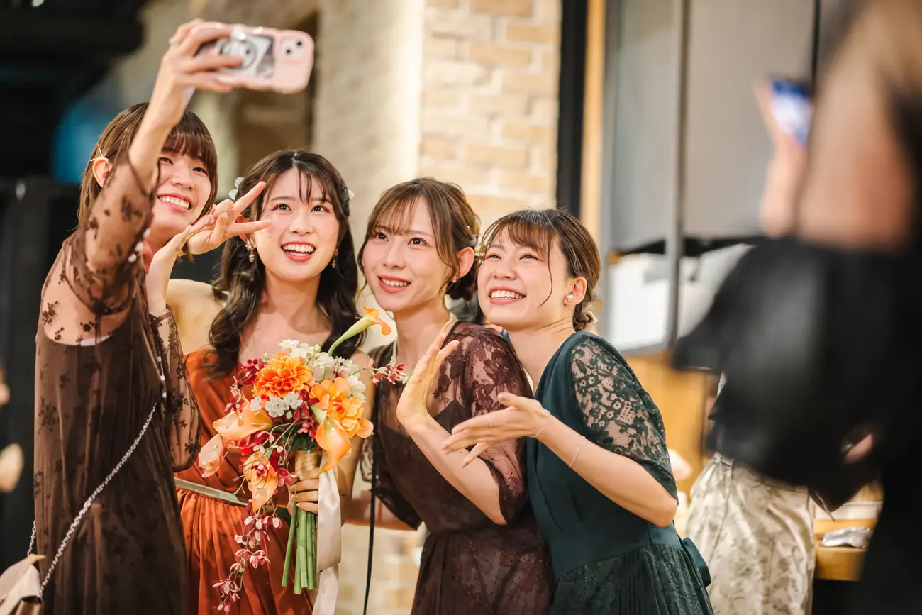 結婚式場じゃなくてもいい。レストラン・カフェ・居酒屋・貸切会場で叶える、自分たちらしい結婚式