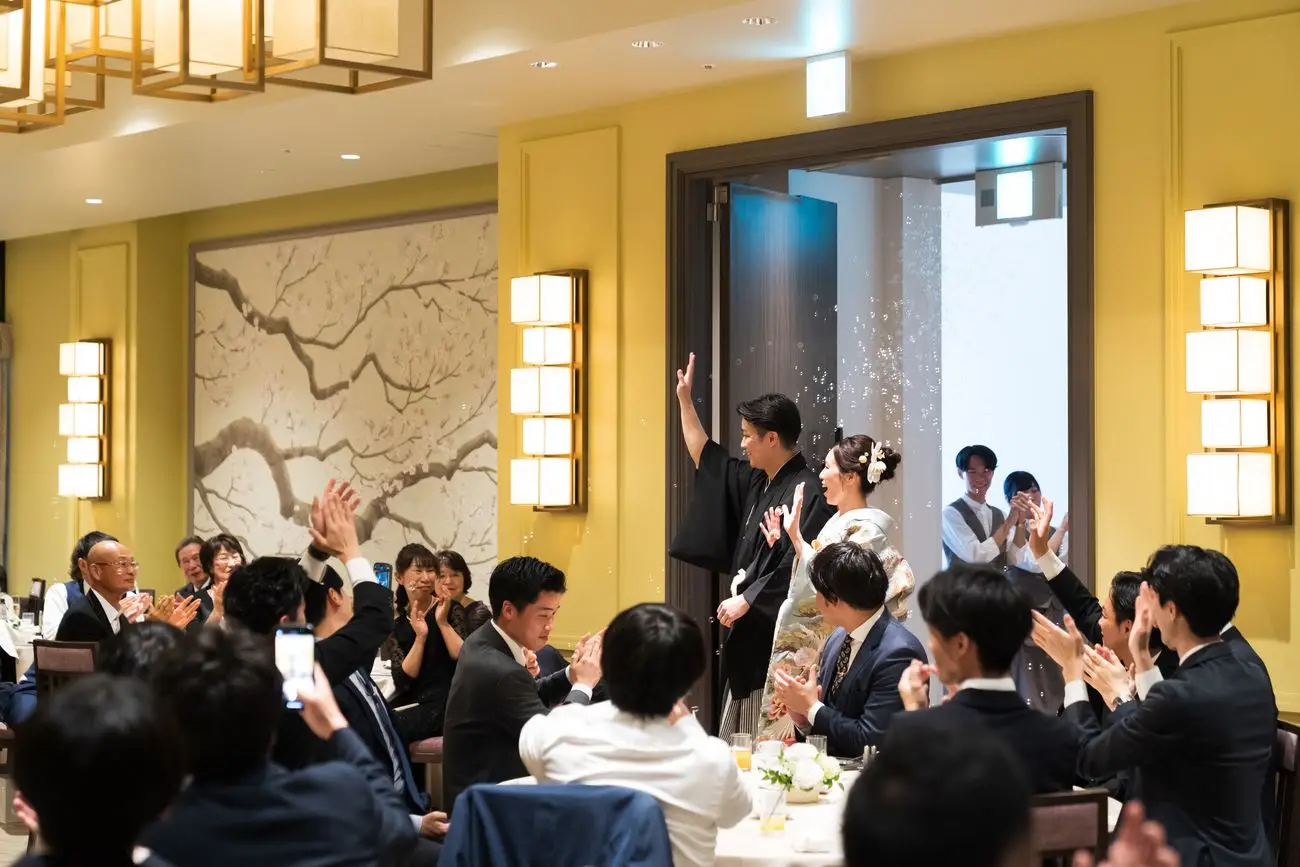 【アフターパーティー・大阪・65名】短い準備期間でもかなえた、ゲストと盛り上がるリゾート婚後のパーティー（事例）