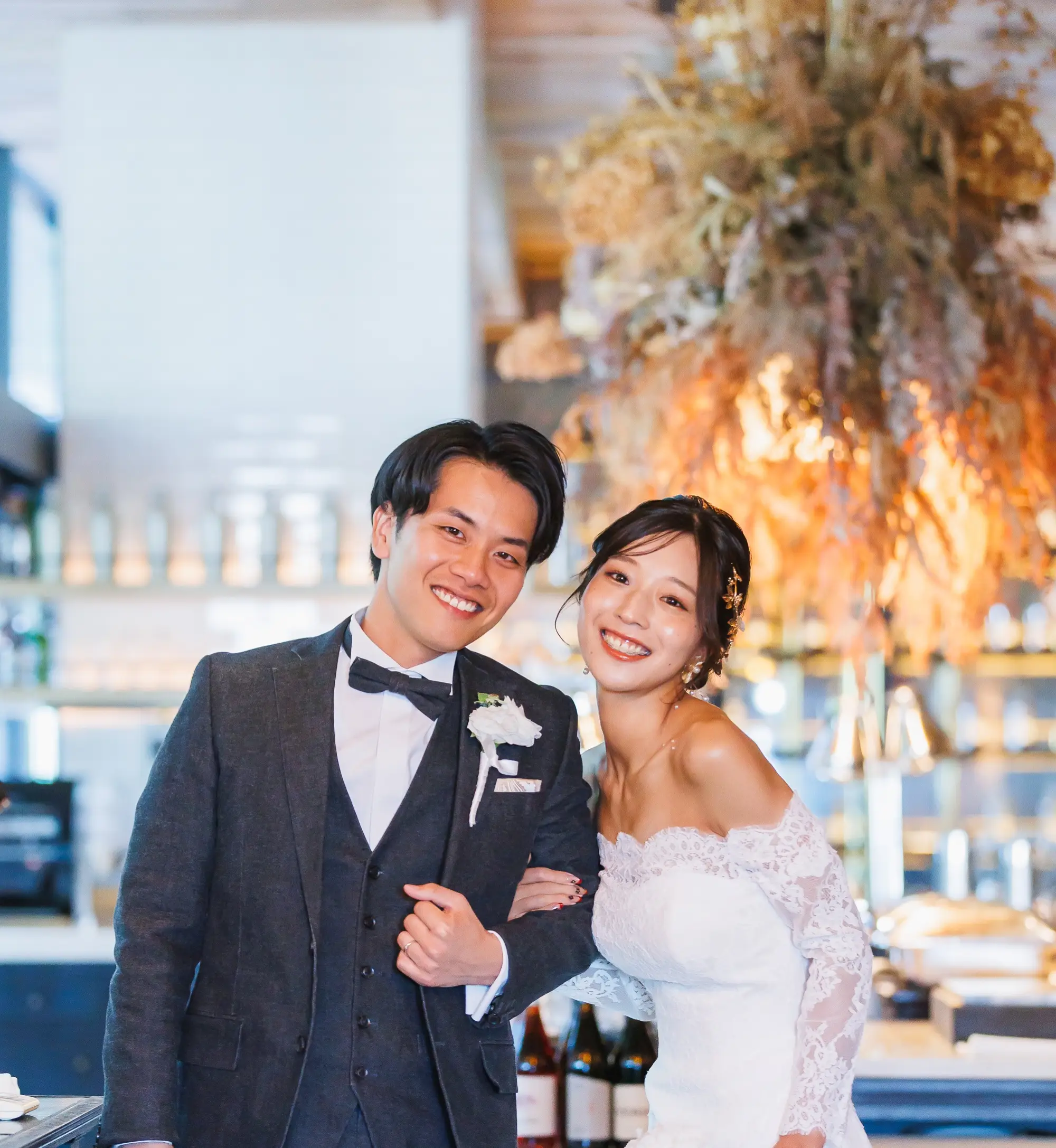新郎新婦が並んでいる様子
